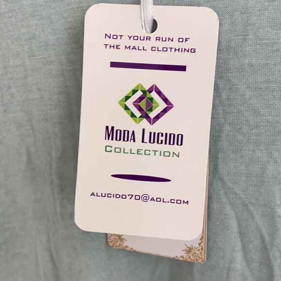 New Beautiful Italian Dress - Picture 3 of 4